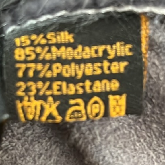 JAYLEY Grey Faux Fur Faux Suede Cape - Picture 12 of 13